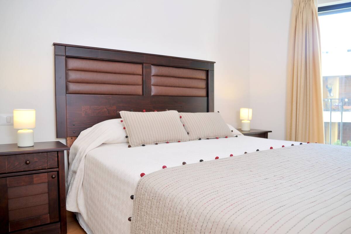 Standard Apartment | Peti besi dalam bilik, seterika/papan seterika, Wi-fi percuma 