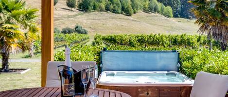 Haus, Blick auf Landschaft (Three Bedroom) | Terrasse/Patio