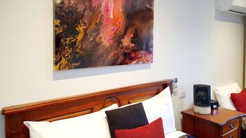 Chambre ExĂ©cutive avec lits jumeaux (1 Queen and 1 Twin Bed) | Ăquipements de la chambre