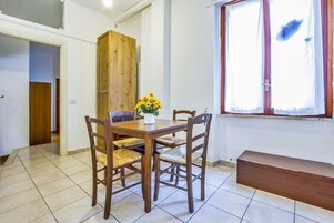 Minibar, escritorio, cortinas blackout y camas plegables/adicionales 