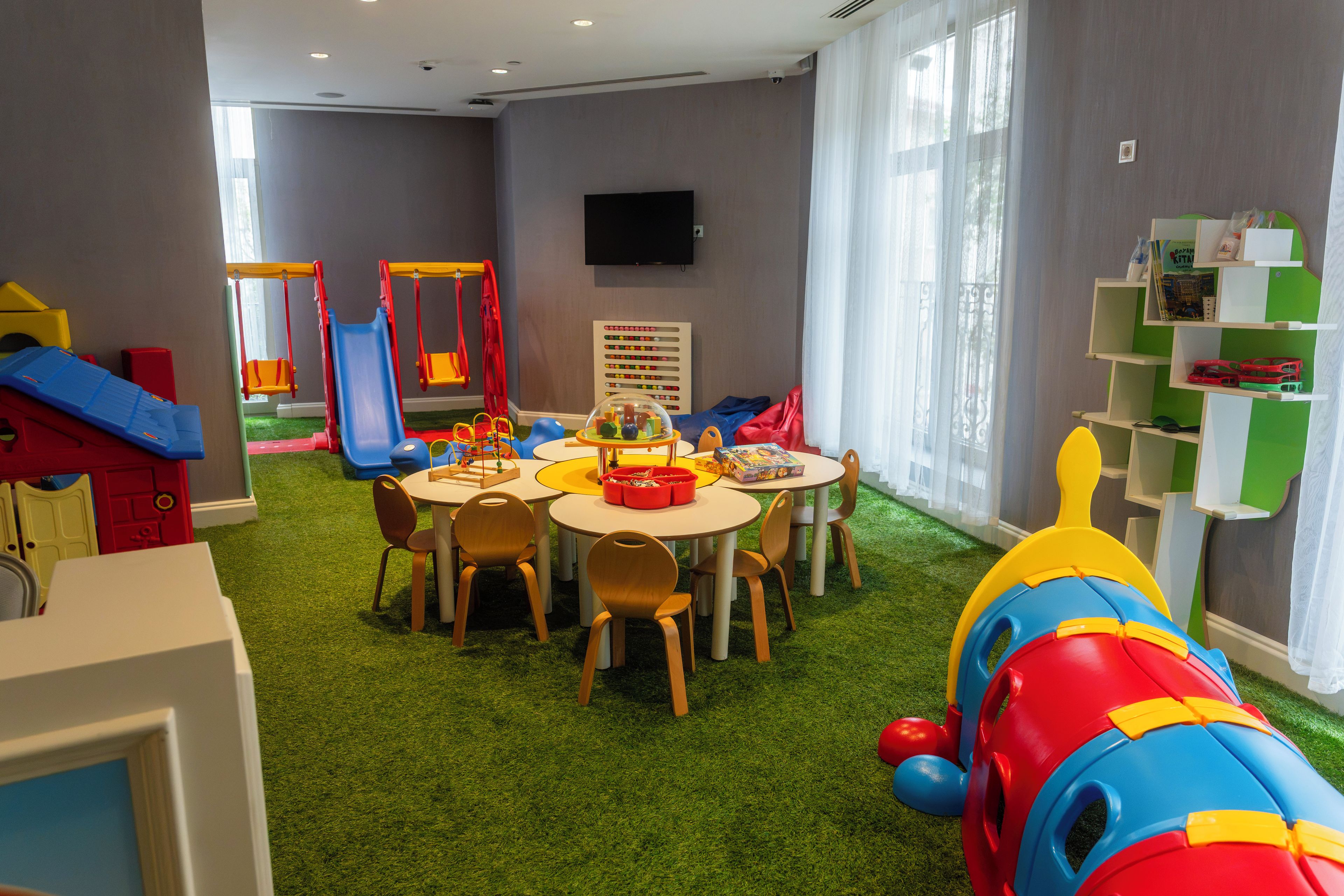 Tempat bermain anak – indoor