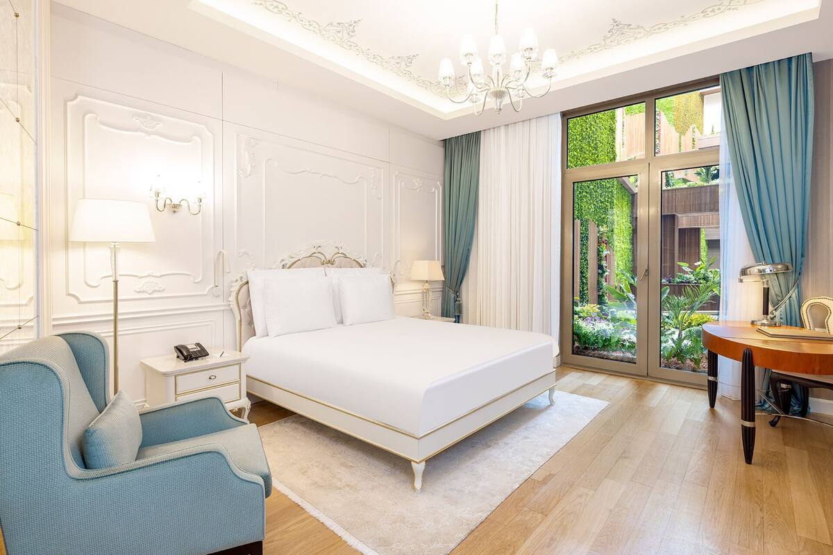 Deluxe Evergreen Room | Minibar, safe på rommet, skrivebord og blendingsgardiner