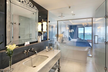 CVK Park Bosphorus Hotel Istanbul - Image 65
