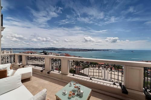 Terrace Suite with Bosphorus View Lounge Access | Vista desde la habitación