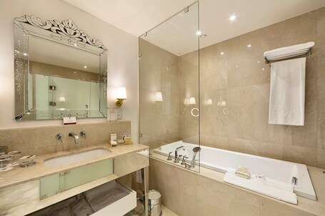 CVK Park Bosphorus Hotel Istanbul - Image 110