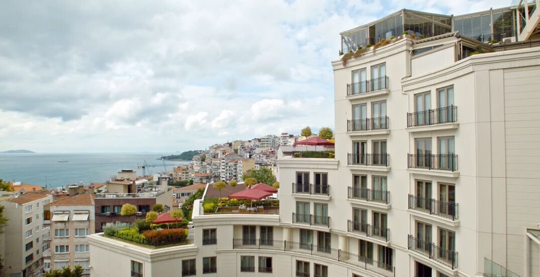 Park Bosphorus One Bedroom Residence with Bosphorus View | Vista do quarto