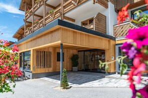 Sun deck