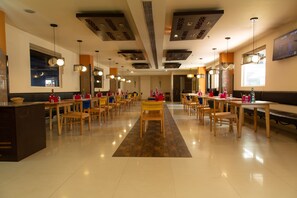Family dining - Ginger Bangalore Inner Ring Road (Bengaluru)
