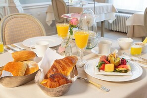 Free daily continental breakfast - B&B Mirabel (Bruges)