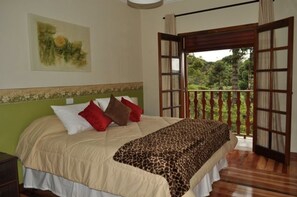 Luxury Room, Hot Tub | Minibar, in-room safe, iron/ironing board, free WiFi