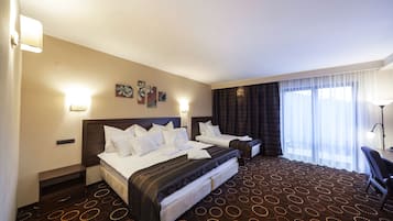 Ropa de cama de alta calidad y escritorio