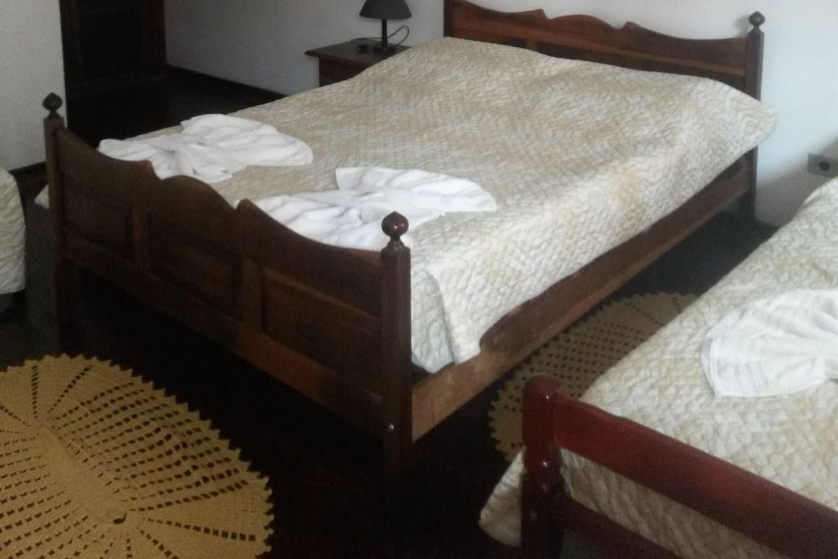 Quarto família | Wi-Fi de cortesia, roupa de cama