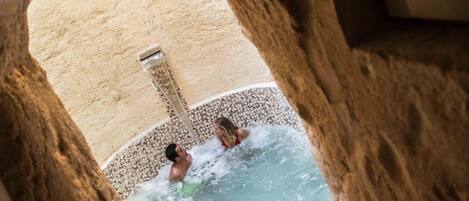 2 outdoor pools, pool umbrellas, pool loungers