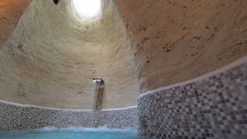 Soins corporels, soins du visage, 1 salle de soins