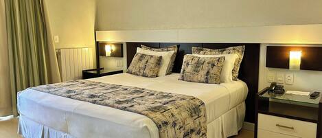 Deluxe Twin Room, 1 Bedroom, Ensuite | 1 bedroom, minibar, blackout drapes, soundproofing