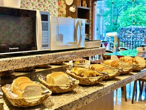 Free daily buffet breakfast