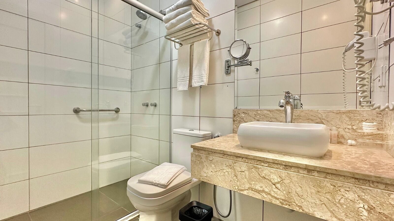 shower, free toiletries, hair dryer, towels