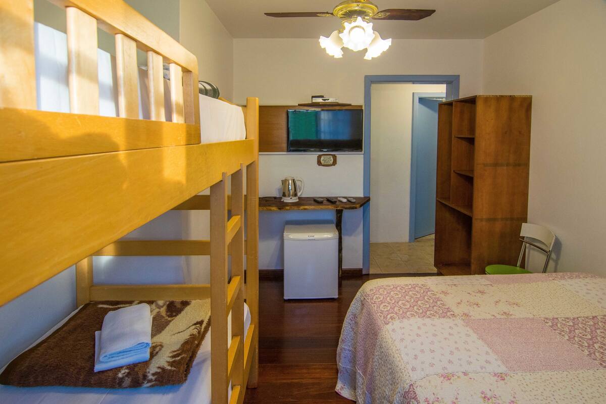 Minibar, iron/ironing board, free WiFi, bed sheets
