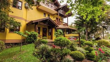 Fachada da propriedade