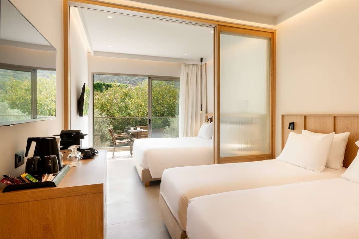 Superior Family Room | 客房內保險箱、遮光布/窗簾、熨斗/熨衣板、免費無線上網