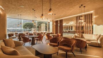 3 bars/lounges, poolside bar, beach bar