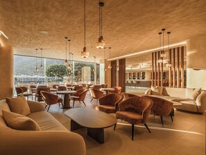 3 Bars/Lounges, Poolbar, Strandbar