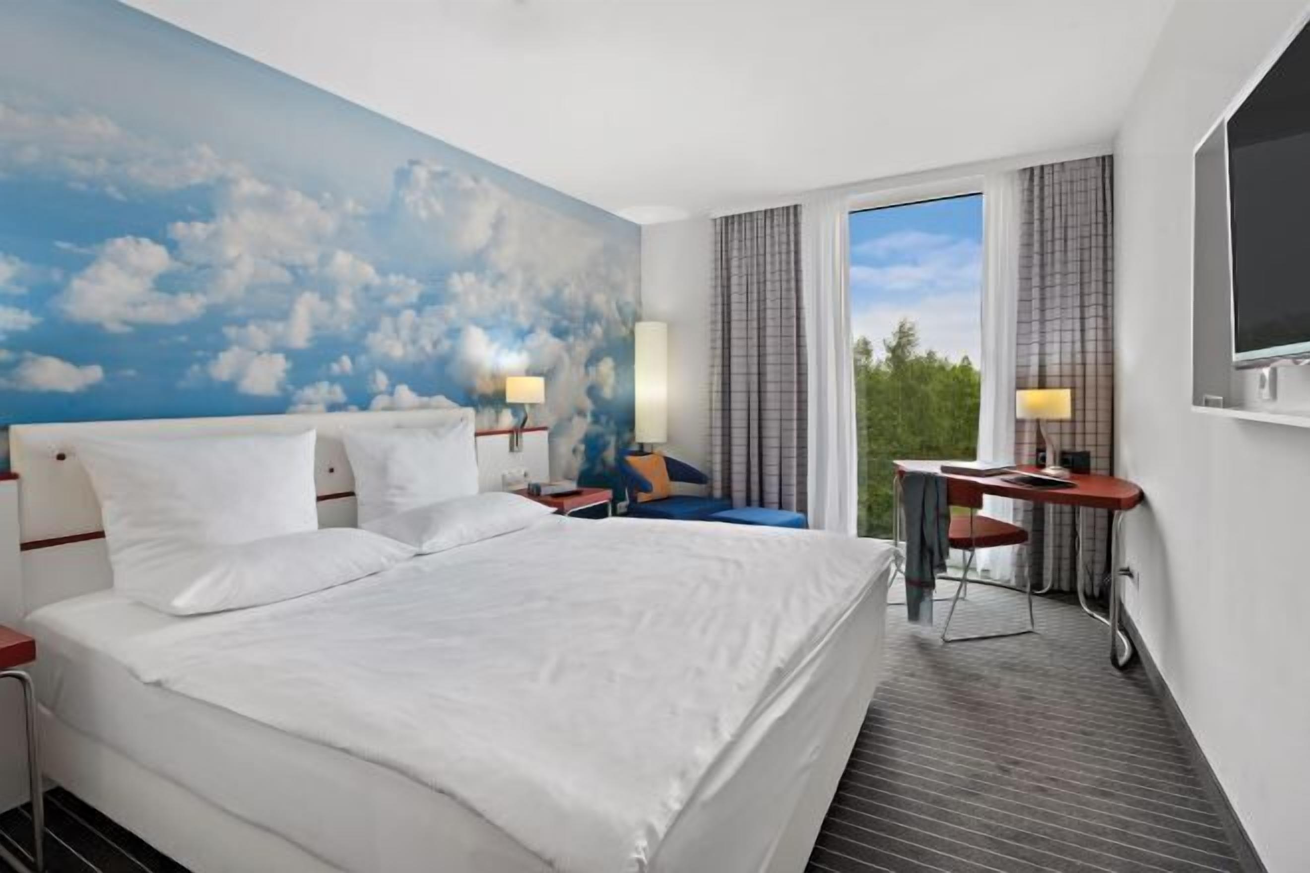 Hypo-allergenic bedding, soundproofing, iron/ironing board, free WiFi