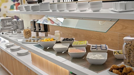 Daily buffet breakfast (EUR 19.95 per person)