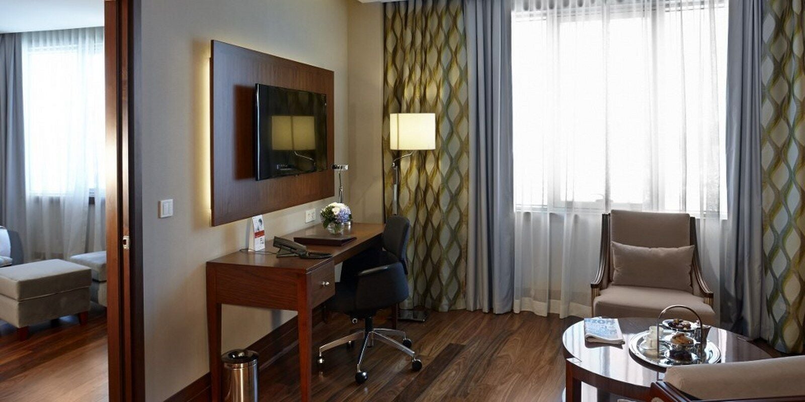 suite, 1 bedroom | 1 bedroom, minibar, in-room safe, desk