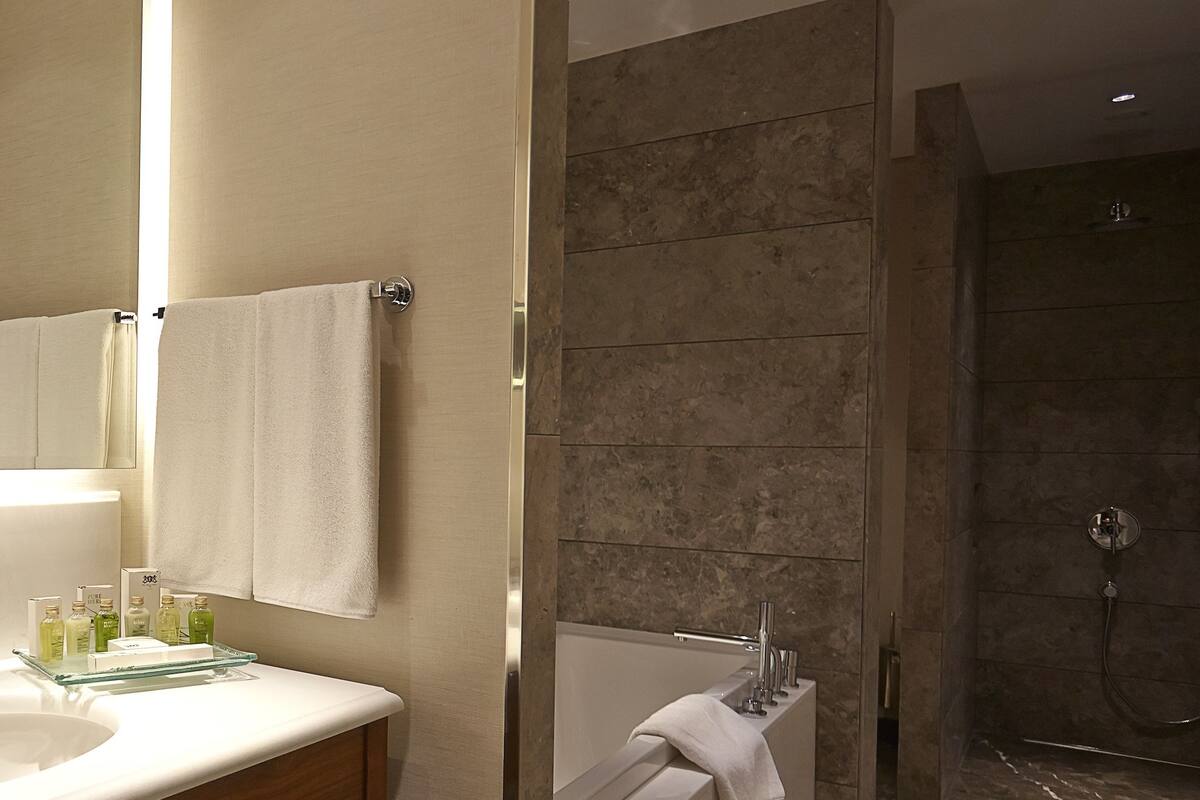 Room amenity