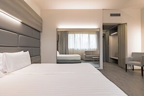 Comfort Room, 1 Double Bed with Sofa bed | Minibar, in-room safe, individually furnished, desk - Just Hotel Saronno (Saronno)