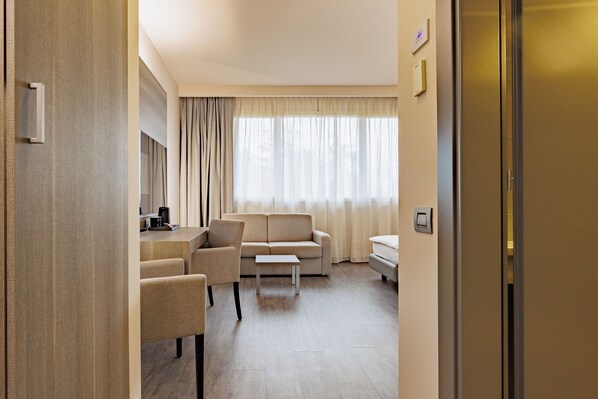 1 chambre, minibar, coffres-forts dans les chambres