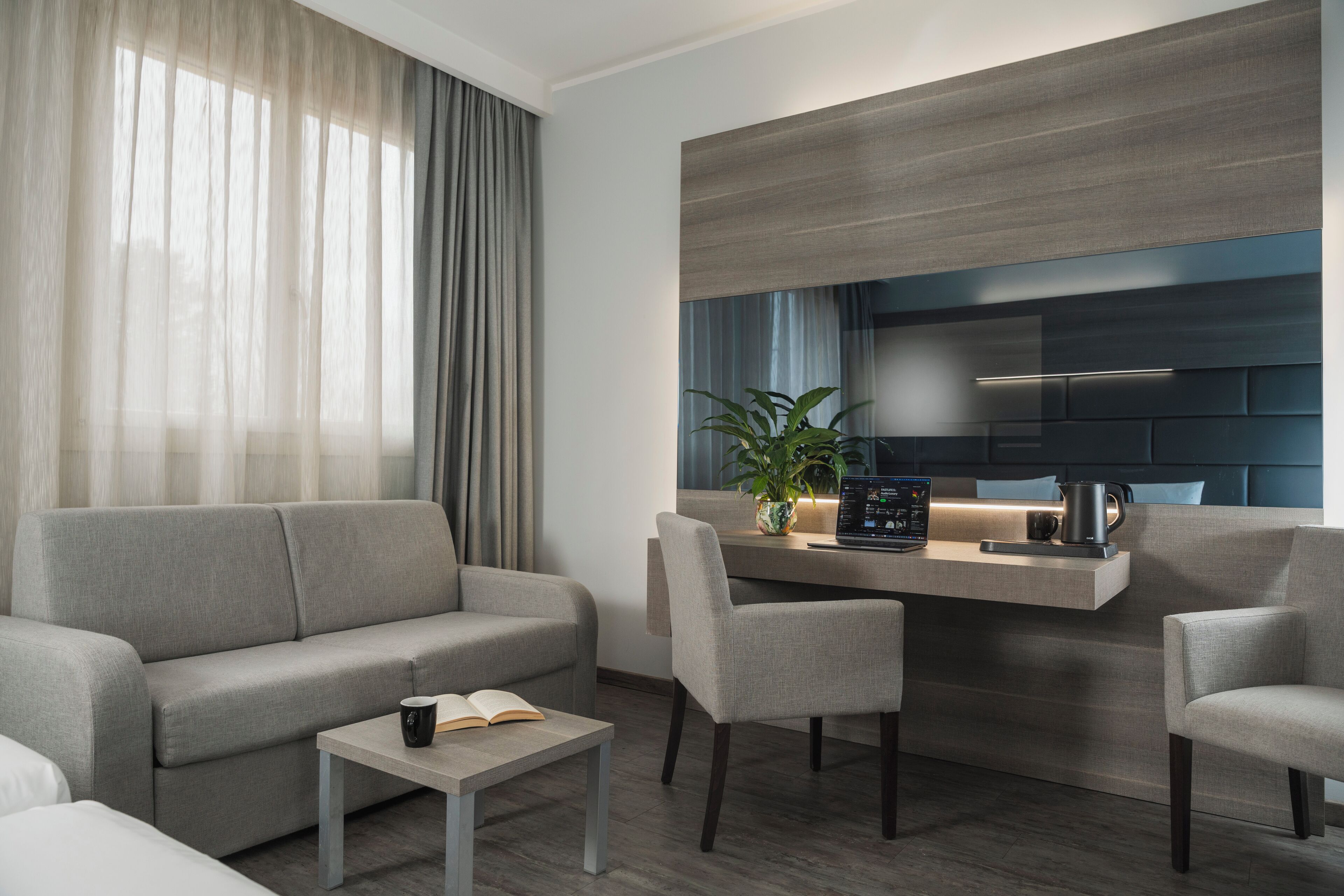 Chambre Confort, 1 lit double et 1 canapé-lit