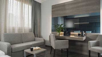 Comfort-Zimmer, 1 Doppelbett und Schlafsofa | Hochwertige Bettwaren, Daunenbettdecken, Minibar, Zimmersafe