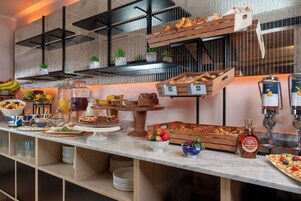Daily buffet breakfast for a fee