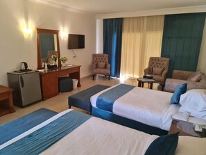 Minibar, in-room safe, desk, iron/ironing board - Aqua Hotel Resort & Spa (Sharm El Sheikh)