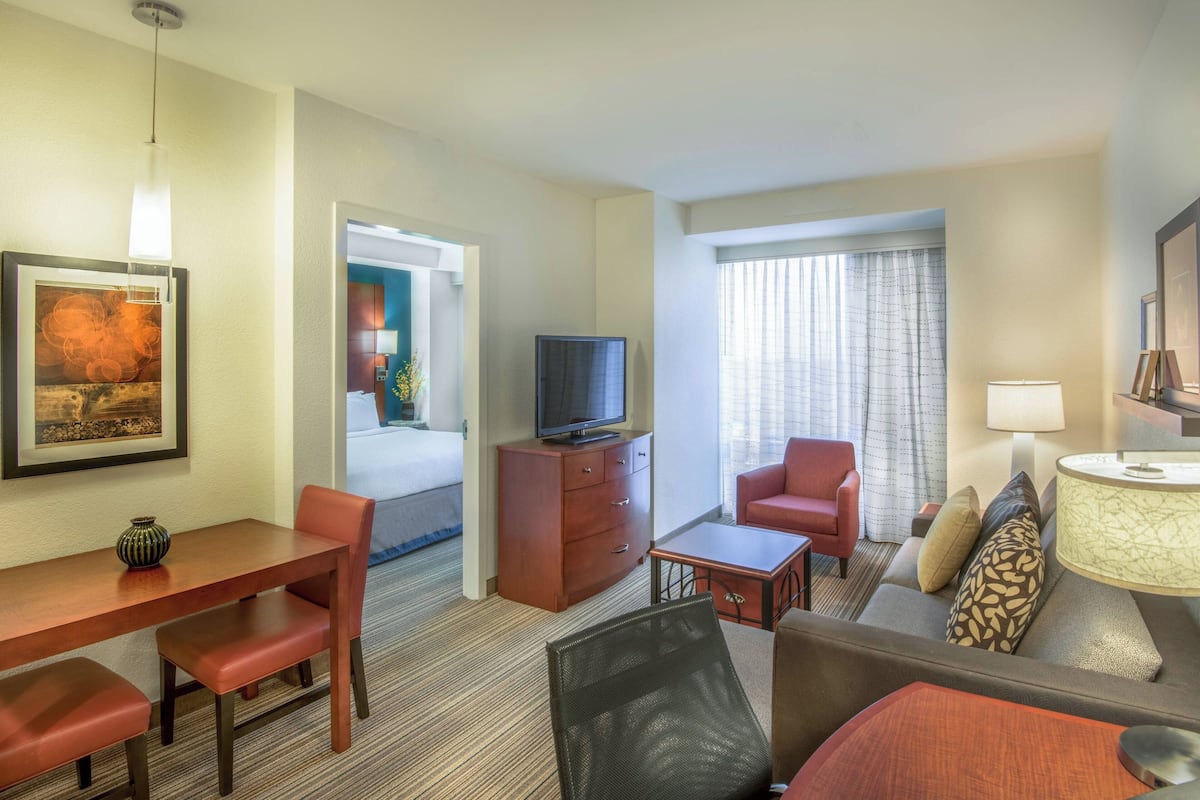 1 bedroom, in-room safe, desk, laptop workspace