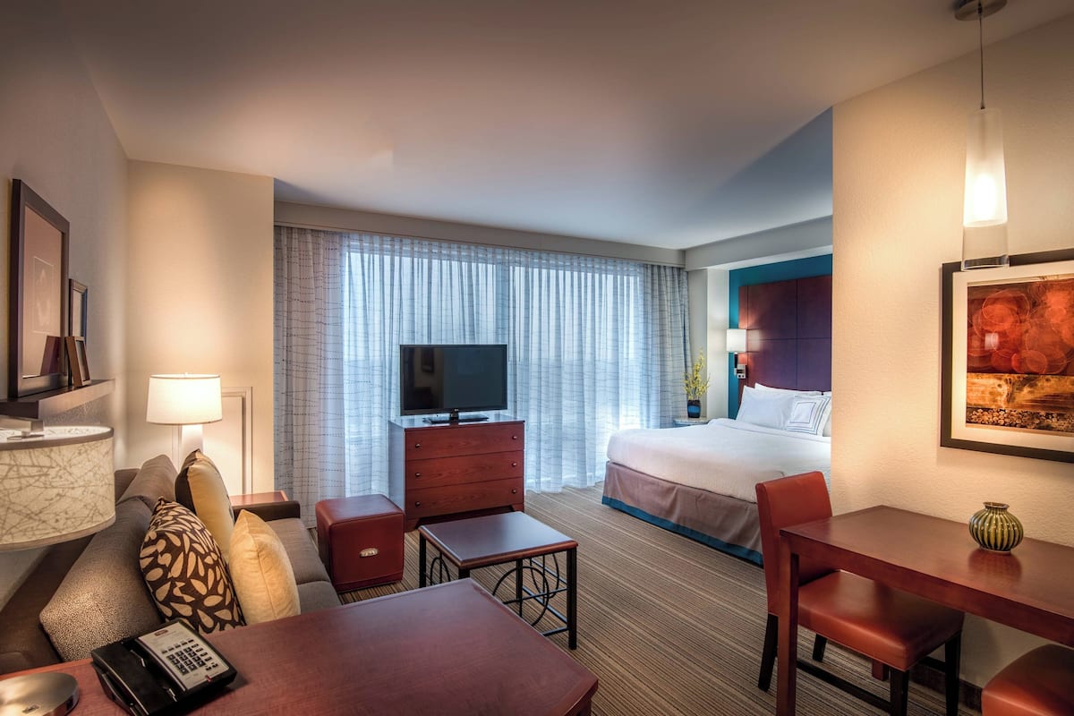 1 bedroom, in-room safe, desk, laptop workspace