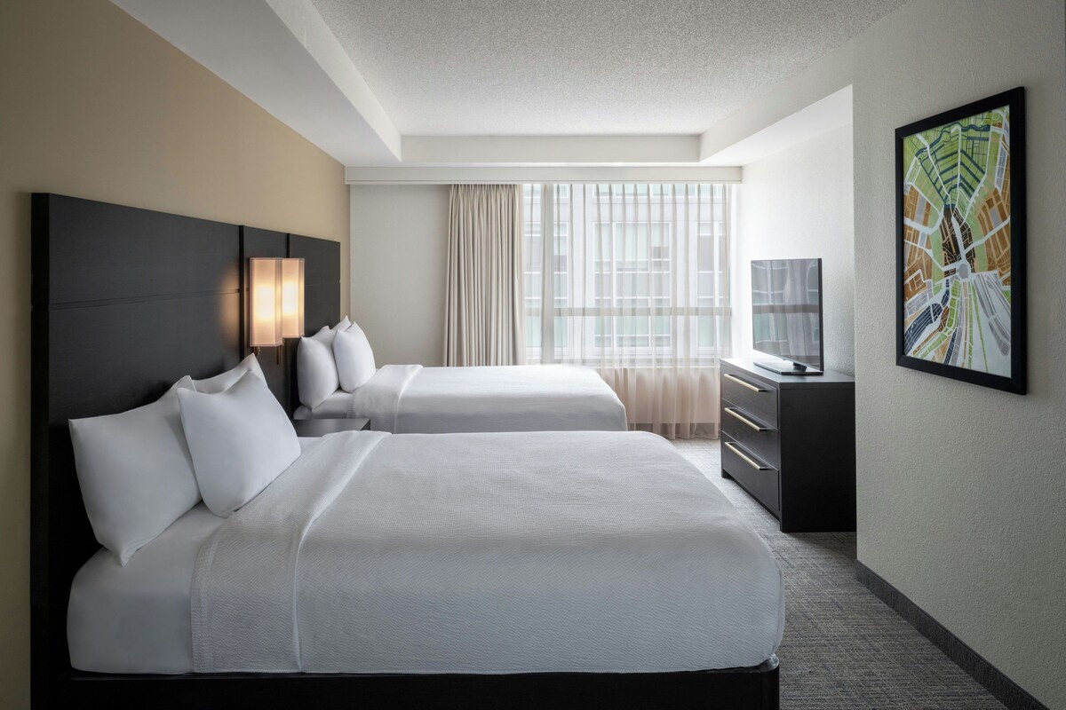 Suite, 1 Bedroom | In-room safe, desk, laptop workspace, blackout drapes