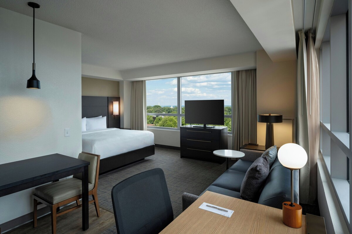 In-room safe, desk, laptop workspace, blackout drapes