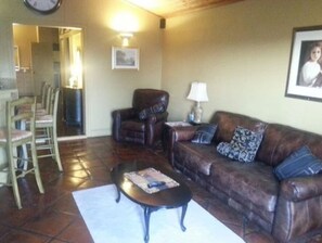 تلفزيون بشاشة مسطحة