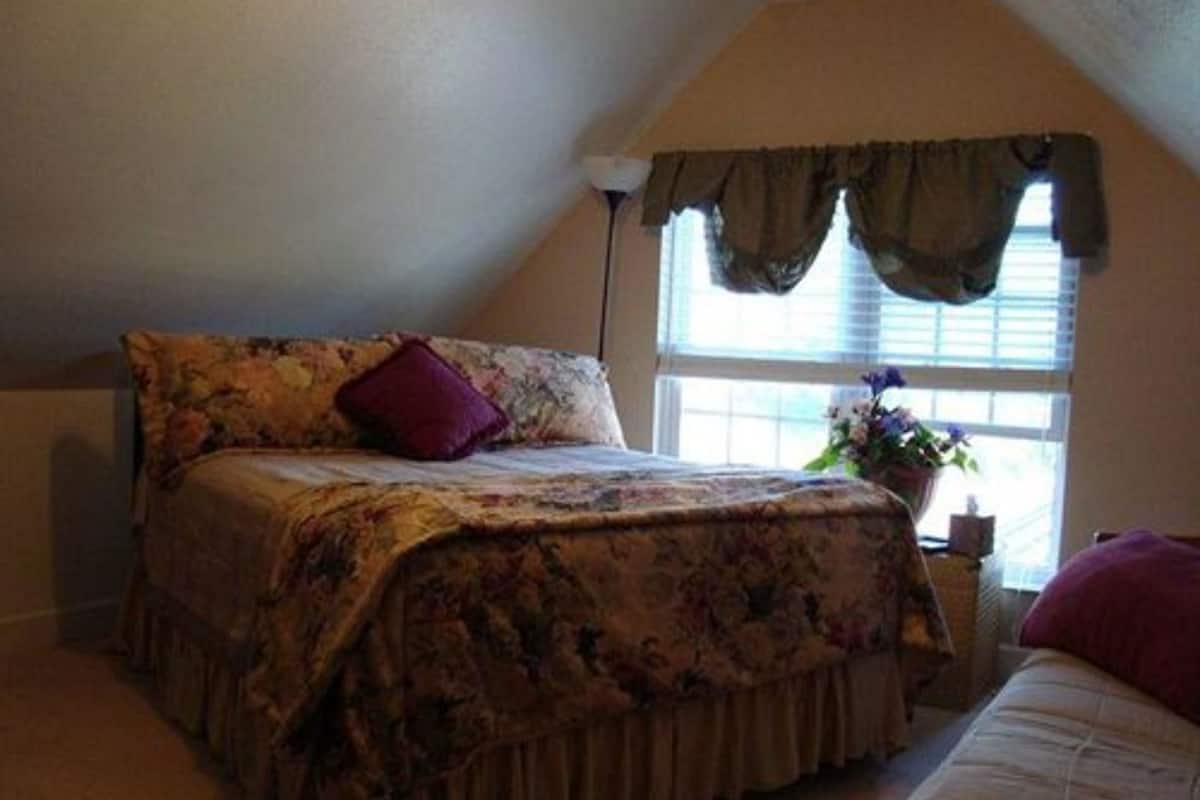 1 bedroom, premium bedding, individually decorated, free WiFi