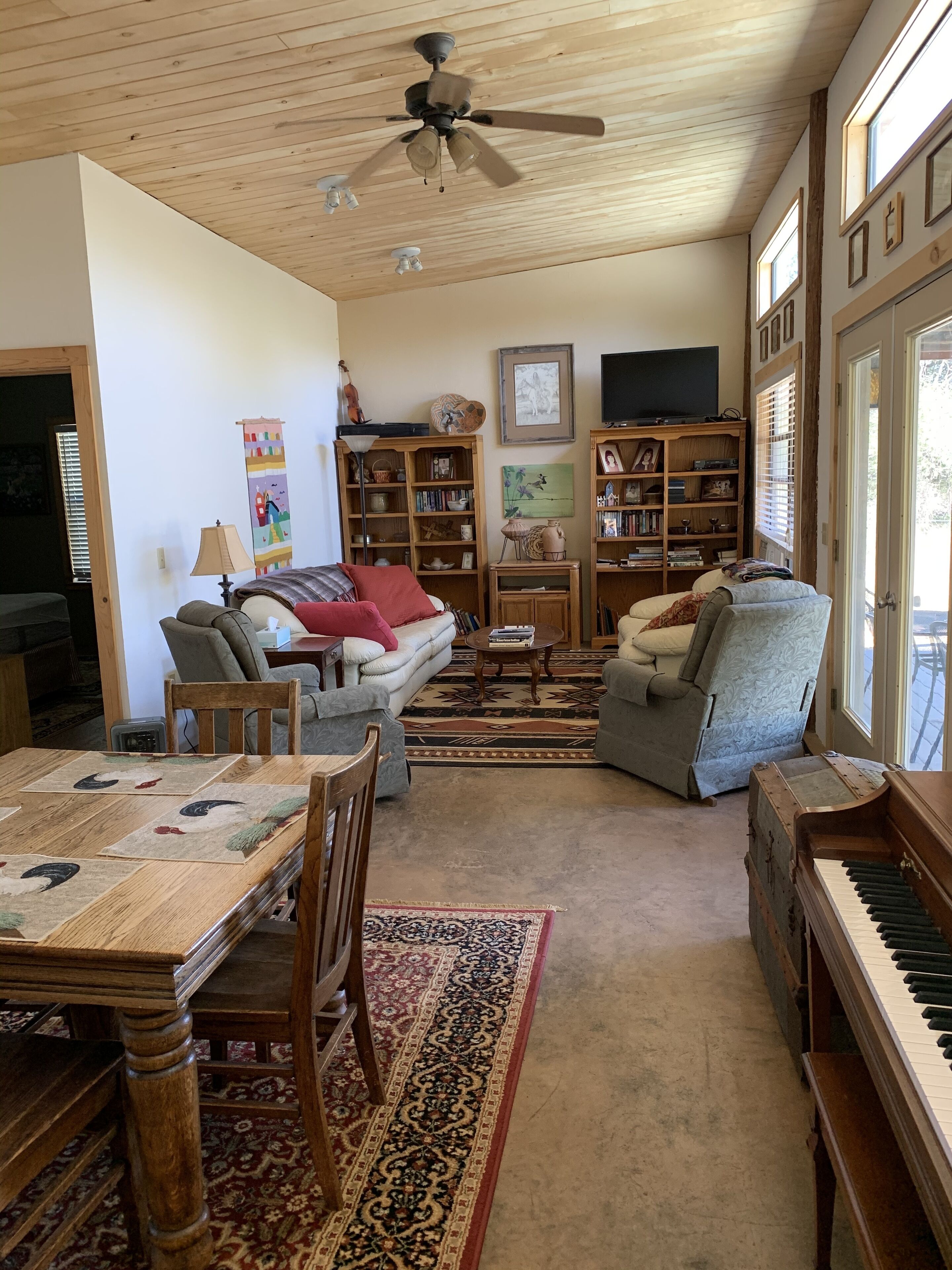 Basic Apartment, Ensuite (Arabella Mountain Studio ) | Living area | Flat-screen TV