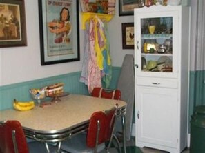 Free continental breakfast  - A Sentimental Journey B&B (Gettysburg)