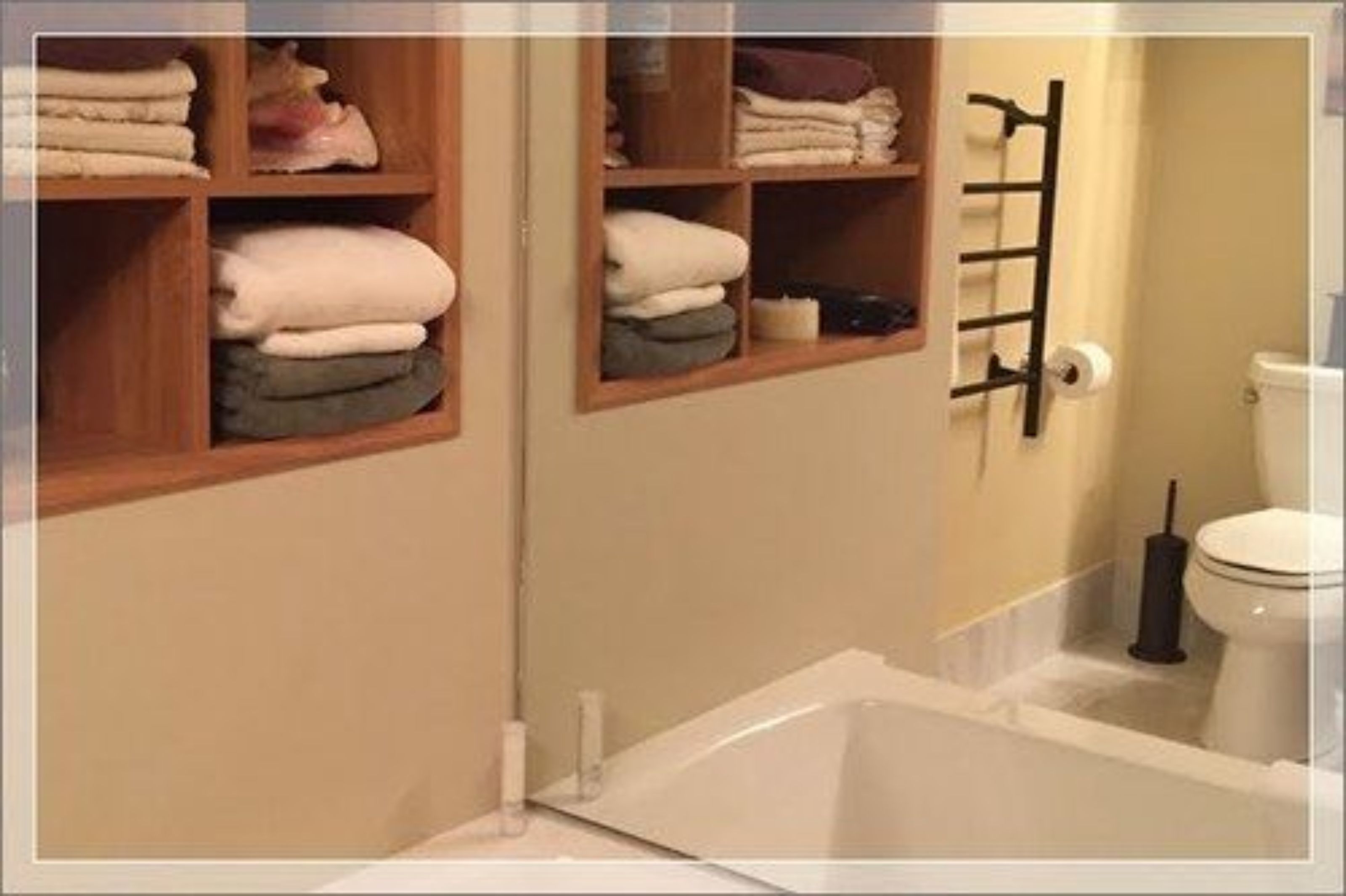 Premium-suite | Badeværelse | Kombination af bruser/badekar, dybe badekar, brusehoved med hydromassage