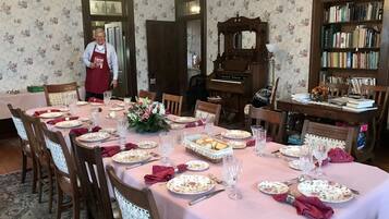 Desayuno completo incluido todos los días