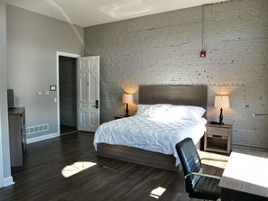 Comfort suite, en-suite badkamer, uitzicht op stad (Room Three) | 1 slaapkamer