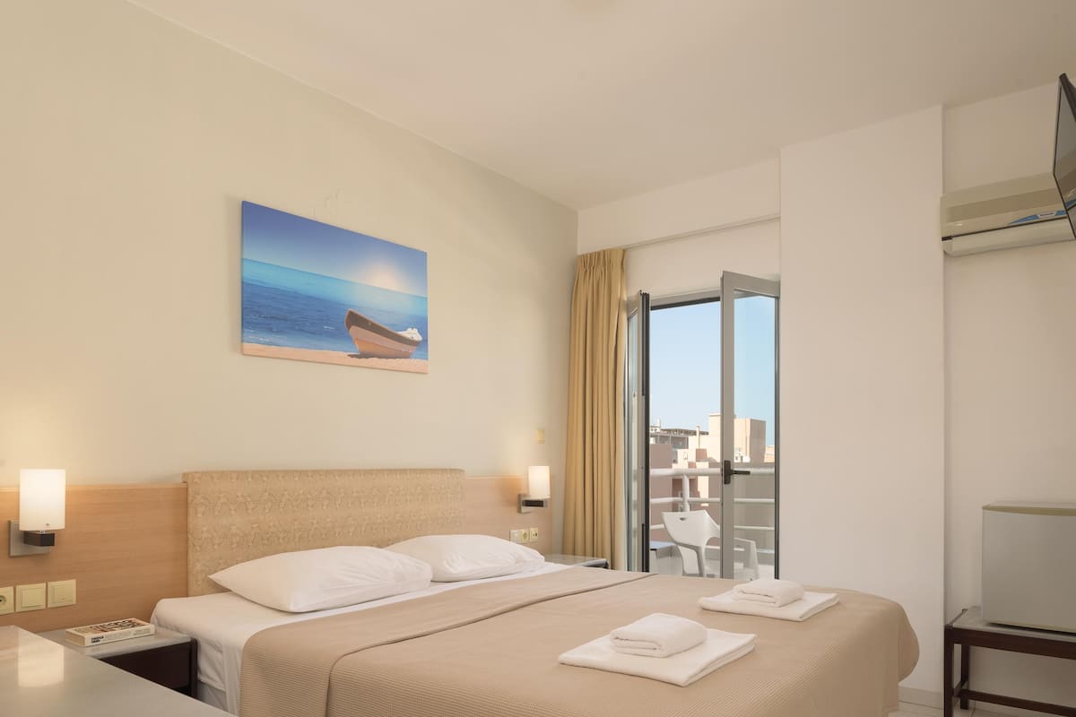 In-room safe, desk, blackout curtains, iron/ironing board (on request)
