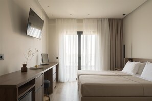 Superior Double or Twin Room with Terrace | In-room safe, desk, blackout drapes, iron/ironing board - Sergios Hotel (Hersonissos)
