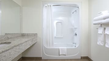 Deluxe Room, 2 Queen Beds | Bathroom